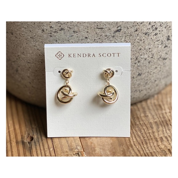 Kendra Scott • “Presleigh” Earrings • Gold